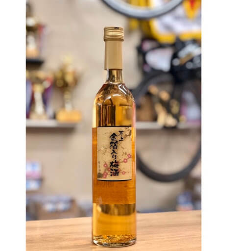 Thưởng thức rượu mơ vảy vàng sao cho đúng cách