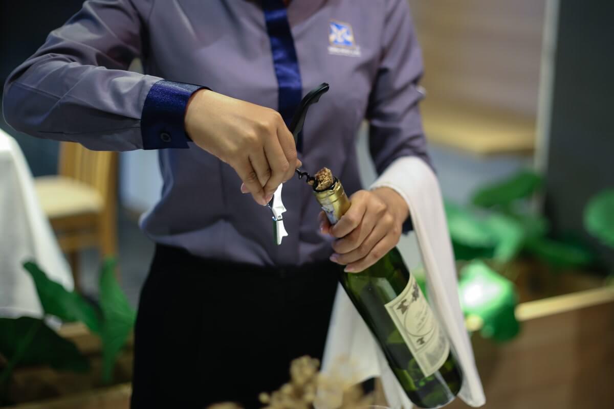 Tiếp rượu