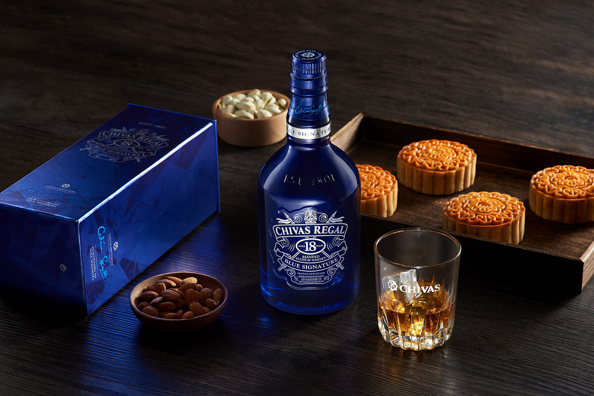 Hướng dẫn bạn cách thưởng thức rượu chivas 18 blue đúng điệu