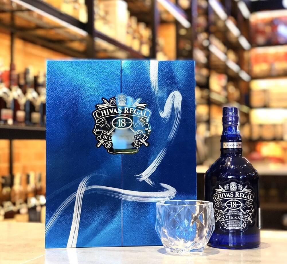 Một số lưu ý cần biết khi mua rượu chivas 18 blue