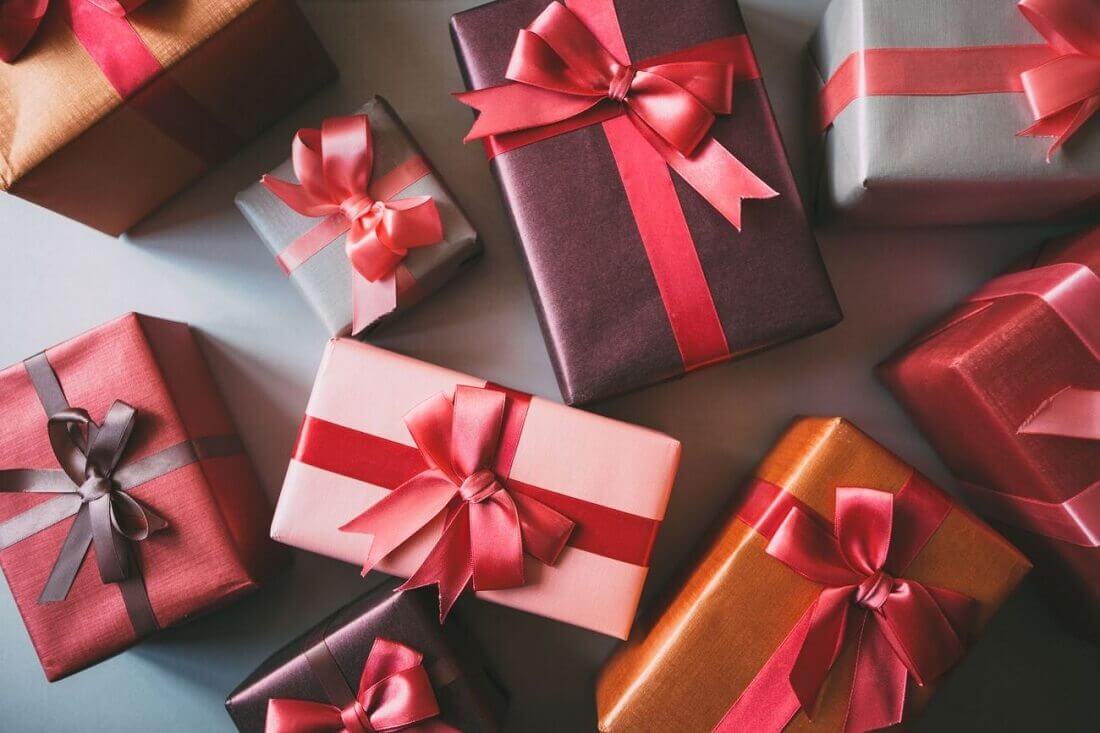 Vì sao nên chọn quà tặng in logo của công ty