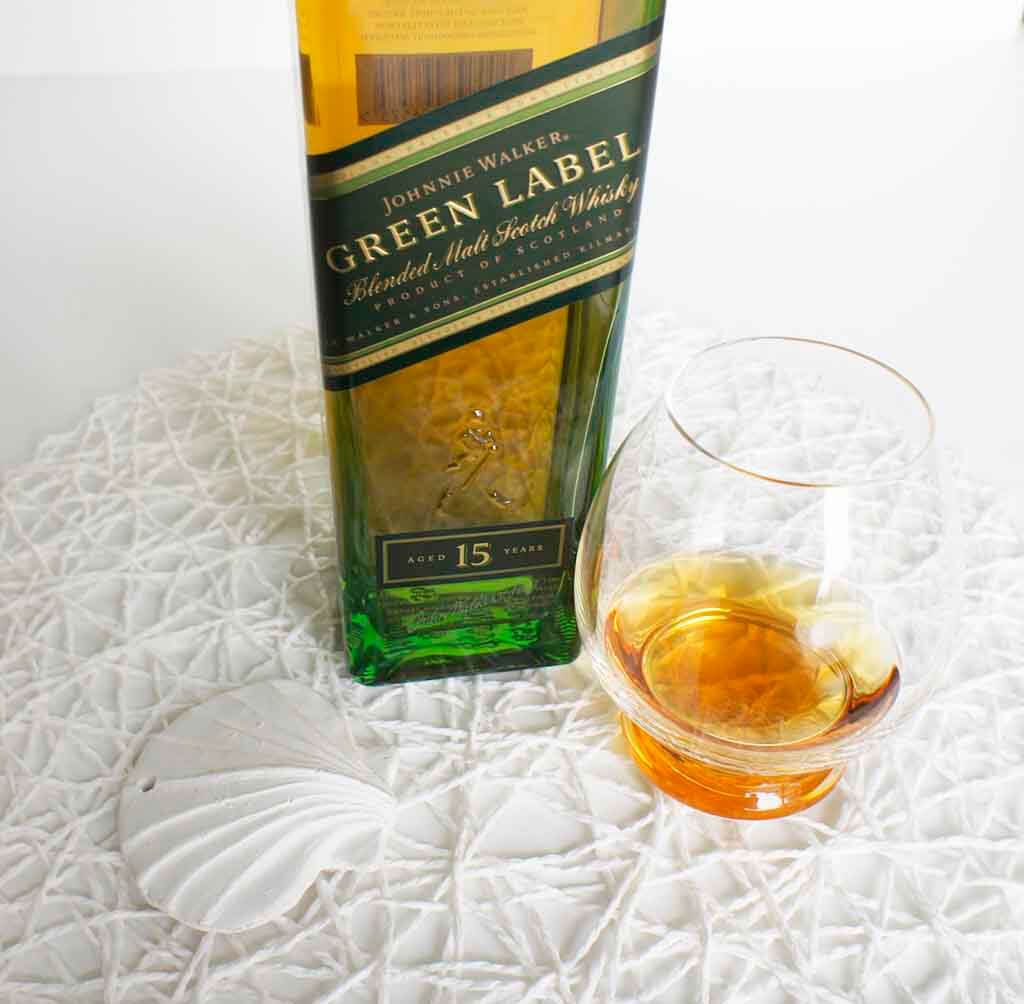 Cách thưởng thức rượu Green Label đúng chuẩn nhất