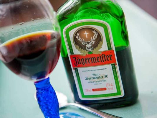 CÁCH THƯỞNG THỨC RƯỢU JAGERMEISTER