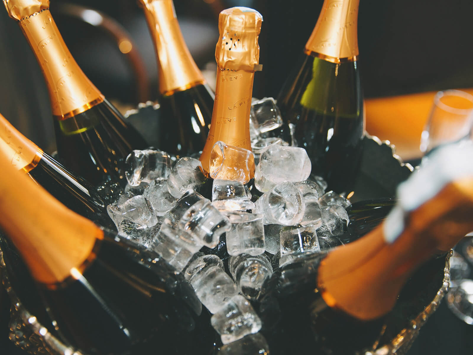 Cách làm lạnh Champagne