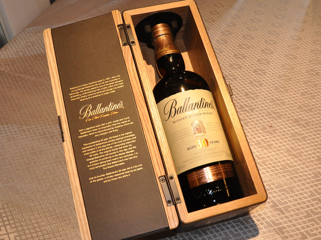 ghi chú,nếm thử và mùi vị của rượu ballantines 30