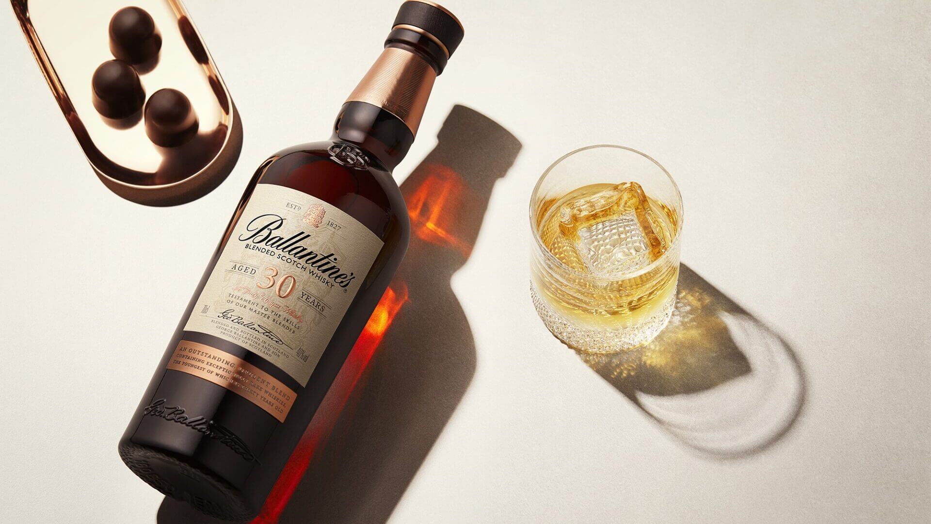 giới thiệu về rượu Ballantines 30