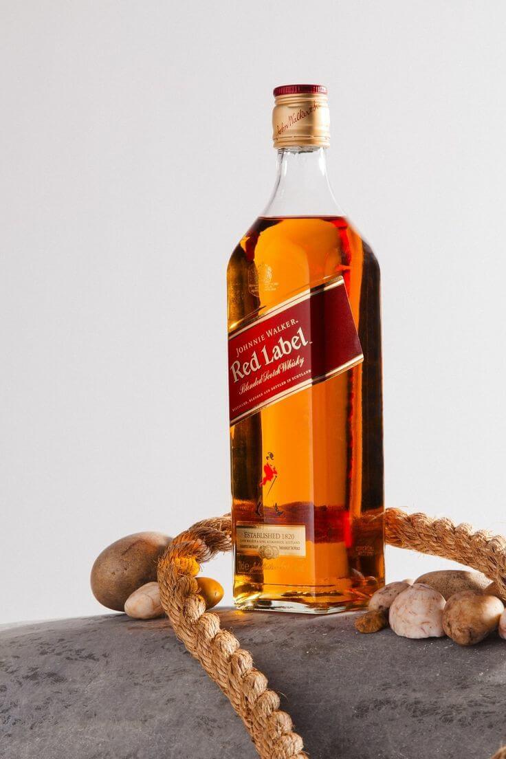 Rượu Red label 1820 giá bao nhiêu và đặc điểm loại rượu này