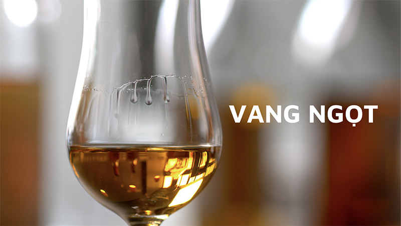 Rượu vang ngọt mang đến một vẻ đẹp sắc sảo, mê hoặc đối phương