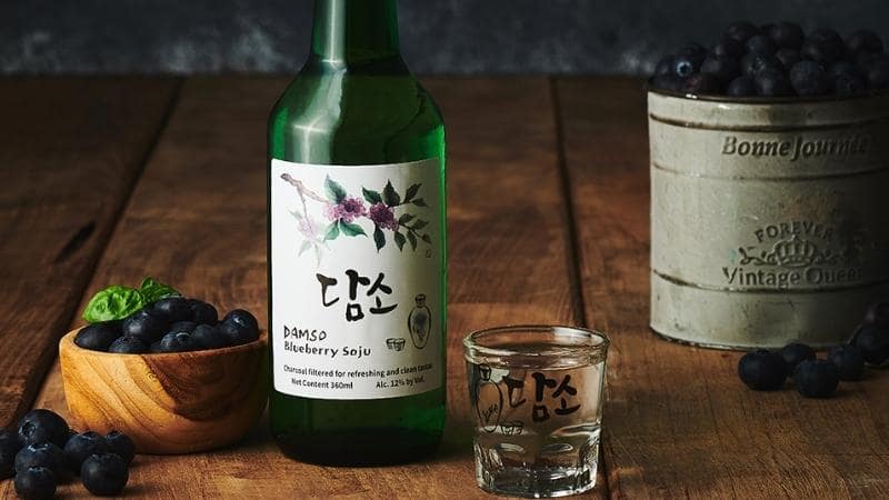 Rượu Soju Damso vị việt quất (Damso Blueberry Soju) 12% 360ml.