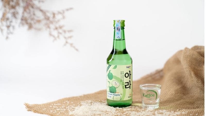 Rượu Soju Korice hương táo (Green Apple) 12% 360ml.