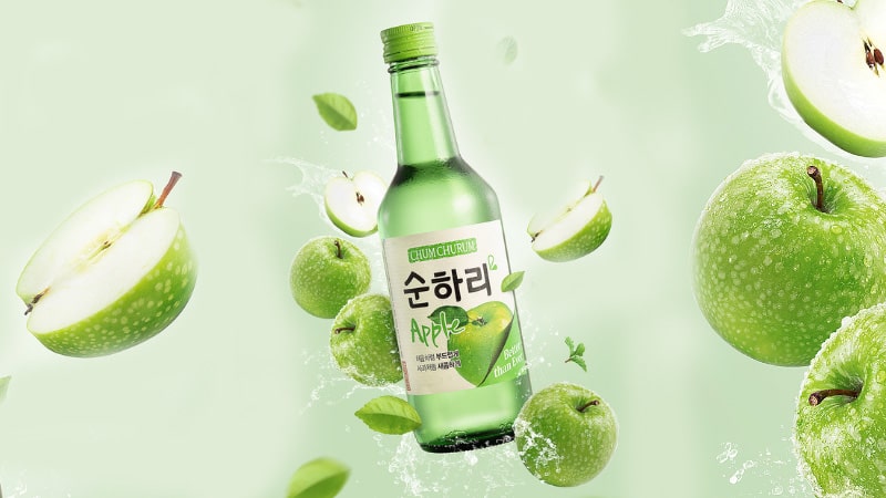 Soju táo - Hương vị chua ngọt đồng điệu đầy sảng khoái đến từ những quả táo xanh tươi.