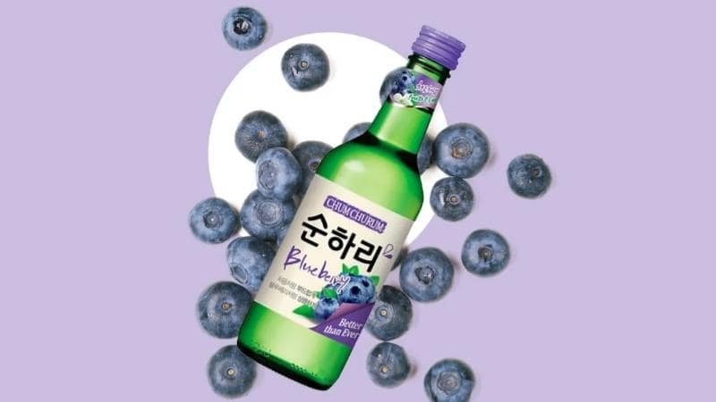 Soju việt quất - Mang hương vị cao cấp từ quả việt quất tươi ngon nhất.