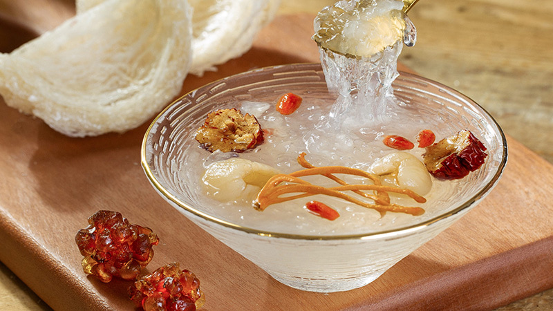 Yến chưng táo đỏ đông trùng hạ thảo giúp người già nâng cao hệ miễn dịch và thúc đẩy quá trình trao đổi chất