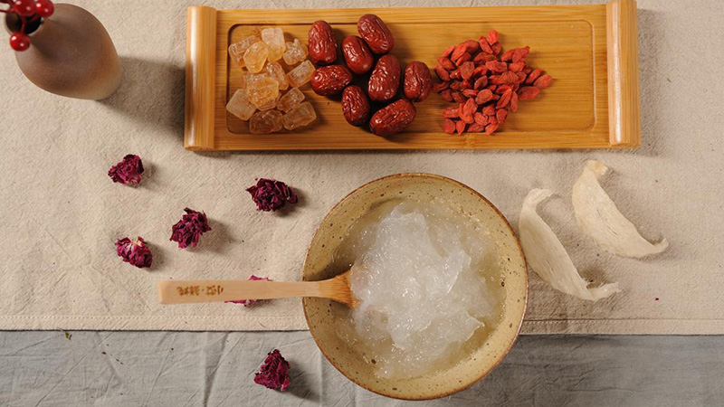 Chưng yến bao lâu sẽ tùy thuộc vào chất lượng và độ tuổi của tổ yến
