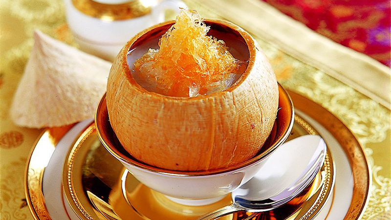 Chỉ với 30 phút bạn đã có ngay món yến chưng nước dừa vô cùng đơn giả