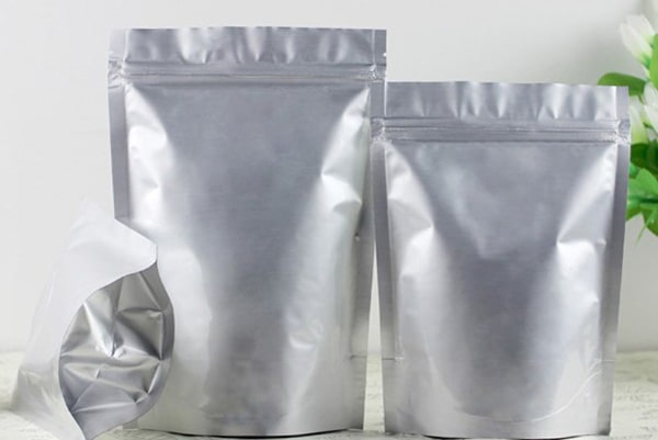 Bảo quản bằng hộp kín và túi zip là cách đơn giản và tiện lợi nhất