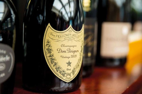 Rượu Champagne Dom là một dòng rượu champagne vintage.