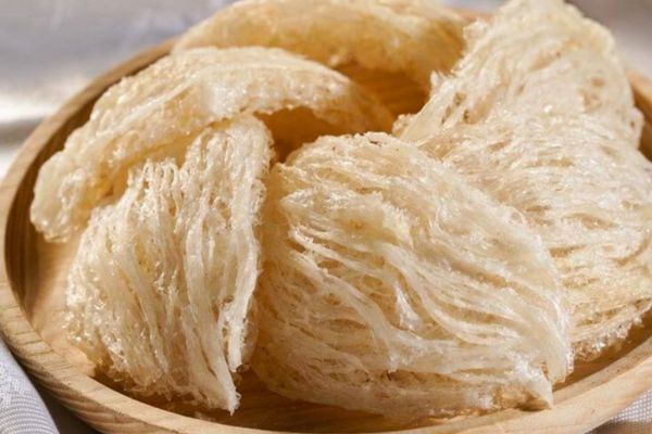 Yến là quà tặng khai trương phổ biến của địa phương.