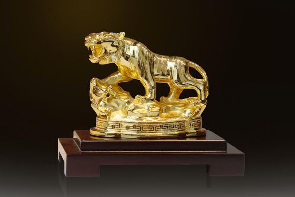 Tượng phong thủy hợp mệnh là món quà tặng khai trương mang ý nghĩa phong thủy, giúp gia chủ hợp với tuổi, mệnh và vị trí của mình.