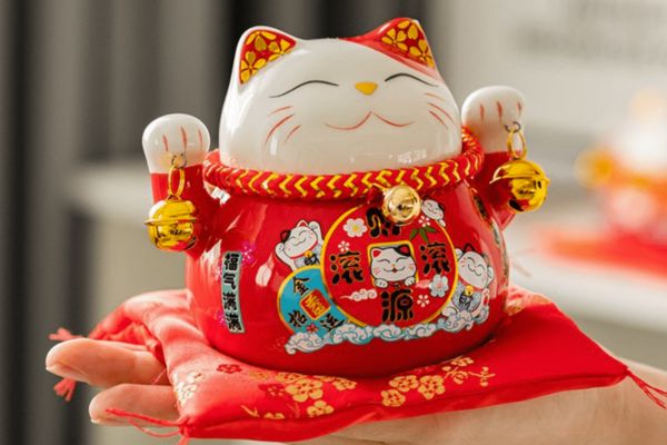 Mèo thần tài là quà tặng khai trương mang ý nghĩa may mắn, tài lộc.