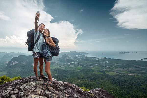 Khám phá và trải nghiệm những điều mới mẻ trong chuyến du lịch ngắn hạn.