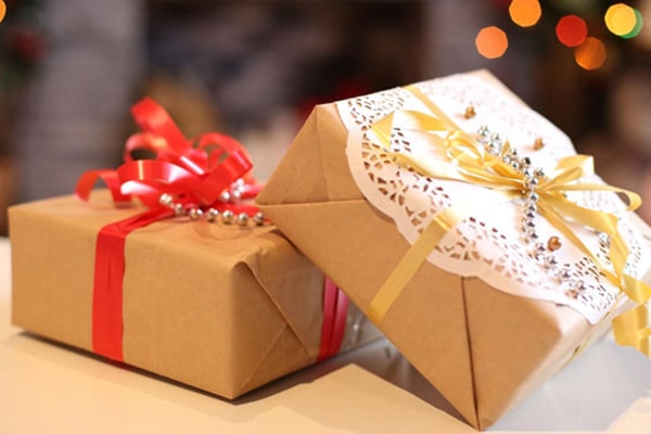 TOP 10+ món quà tặng cho bố mẹ dịp sinh nhật