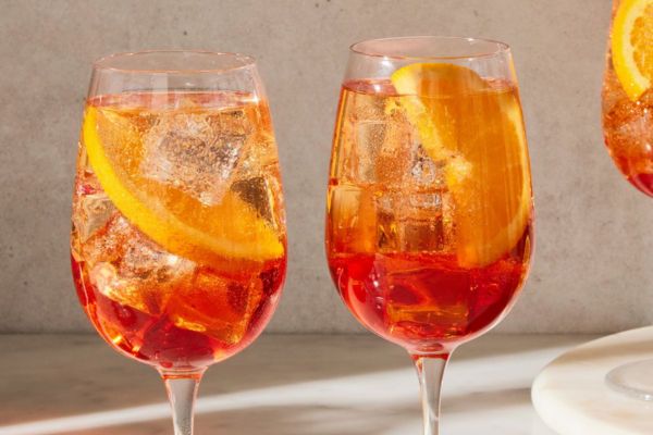 Tìm hiểu về nguồn gốc của Cocktail Aperol Spritz