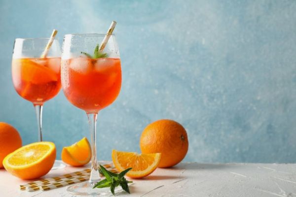 Dưới đây công thức để pha chế một lý Cocktail thơm ngon