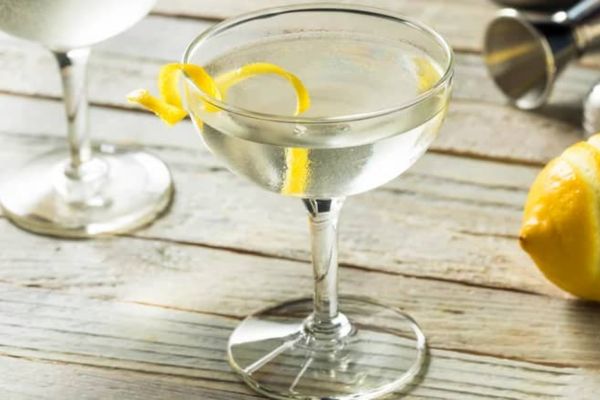 Các bước và nguyên liệu để có một ly cocktail thơm ngon