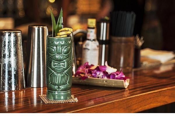 Công thức và cách pha chế ly cocktail tiki zombie đầy ma mị