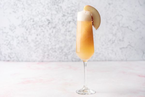 Công thức và các bước để có một ly Cocktail Bellini