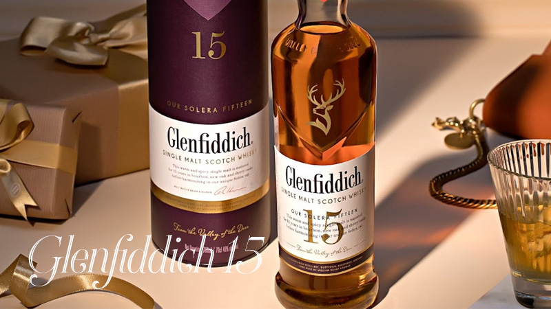 Rượu Glenfiddich 15 gây ấn tượng với vẻ ngoài đơn giản nhưng sang trọng