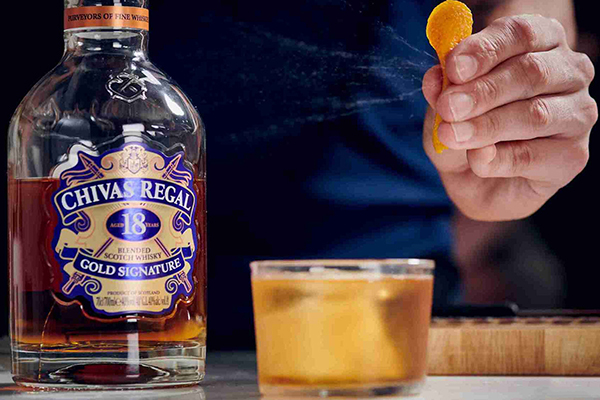 Thưởng thức Chivas 18 Gold đòi hỏi sự tinh tế và cảm nhận sâu sắc